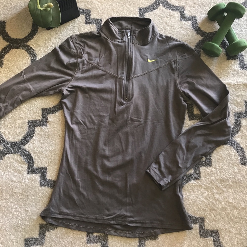 🏃🏽‍♀️ Nike Jacket