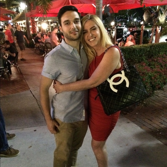 Posh Ambassador Marcia - Picture 4 of 8