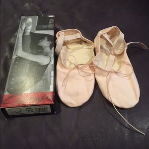 Ballet shoes - Capezio #2028