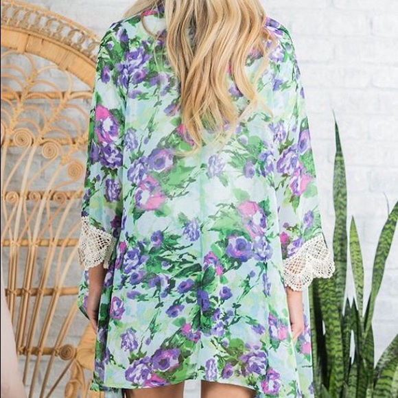 Floral Kimono - Picture 4 of 4