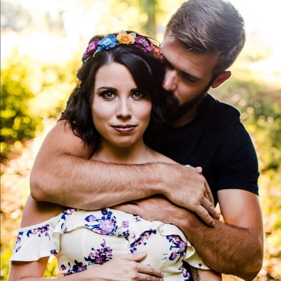 Meet Yours, Truly 💁🏻❤️ - Picture 2 of 3