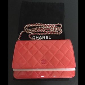🌟SOLD @EBAY🌟AUTH Chanel Rose Fonce Patent WOC