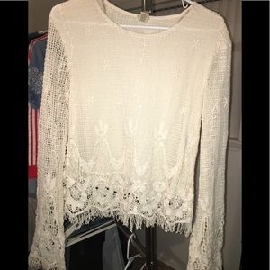 Long bell sleeved shirt