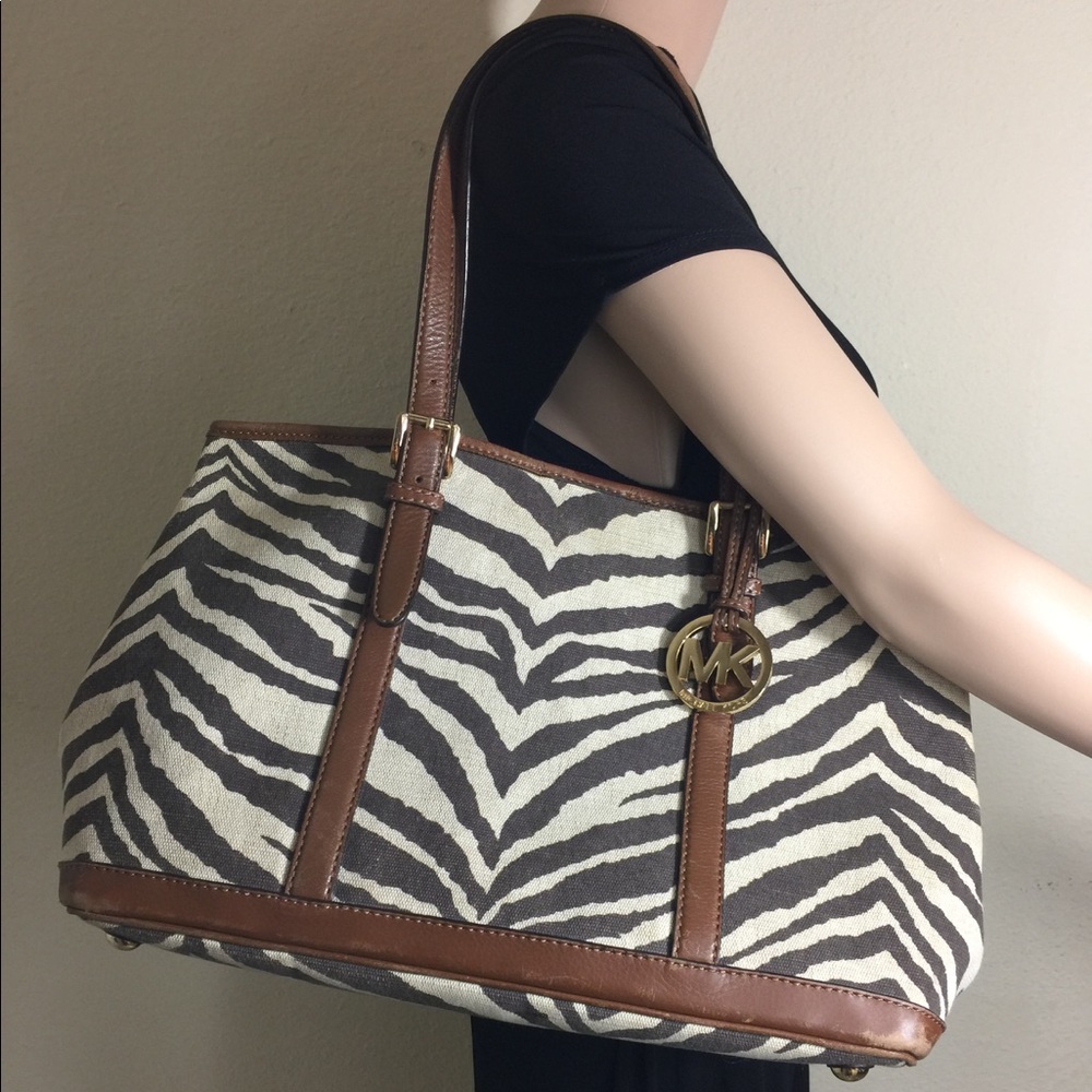 ⬇️Micheal kors large tote brown zebra shoulder bag