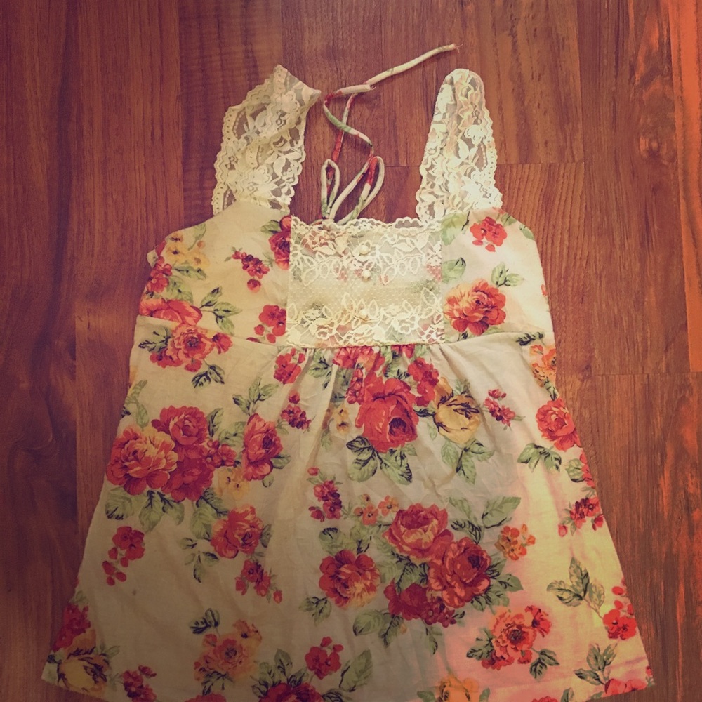 Rose textile, lace trim blouse with pearl buttons