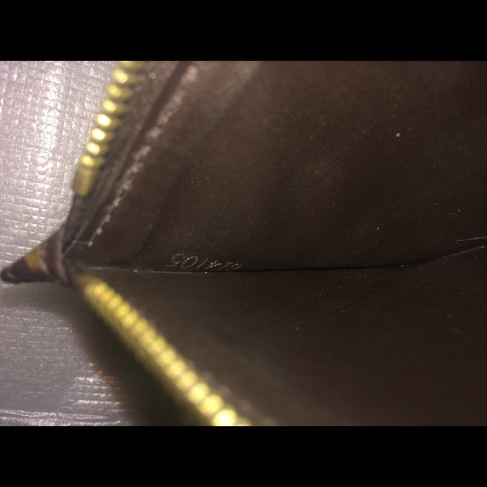 🚫(SOLD) Authentic Louis Vuitton Pouch Wallet - Picture 7 of 8