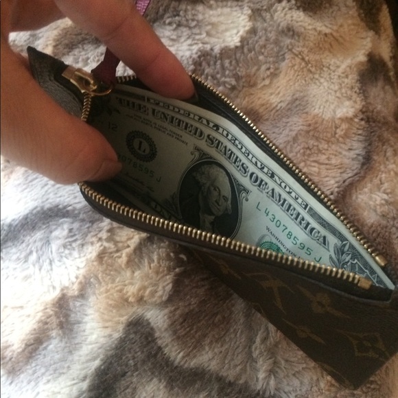🚫(SOLD) Authentic Louis Vuitton Pouch Wallet - Picture 2 of 8