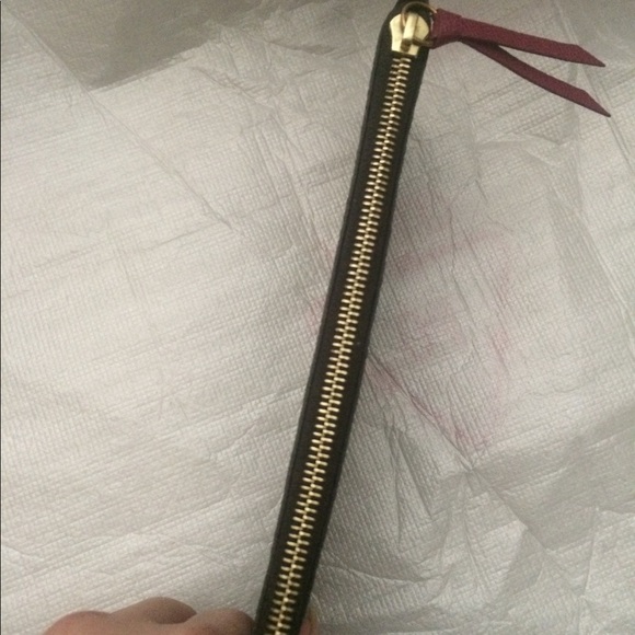 🚫(SOLD) Authentic Louis Vuitton Pouch Wallet - Picture 6 of 8