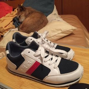 TOMMY HILFIGER SNEAKERS SIZE 7