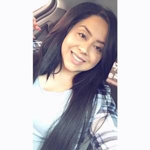 Meet your Posher, Yajaira
