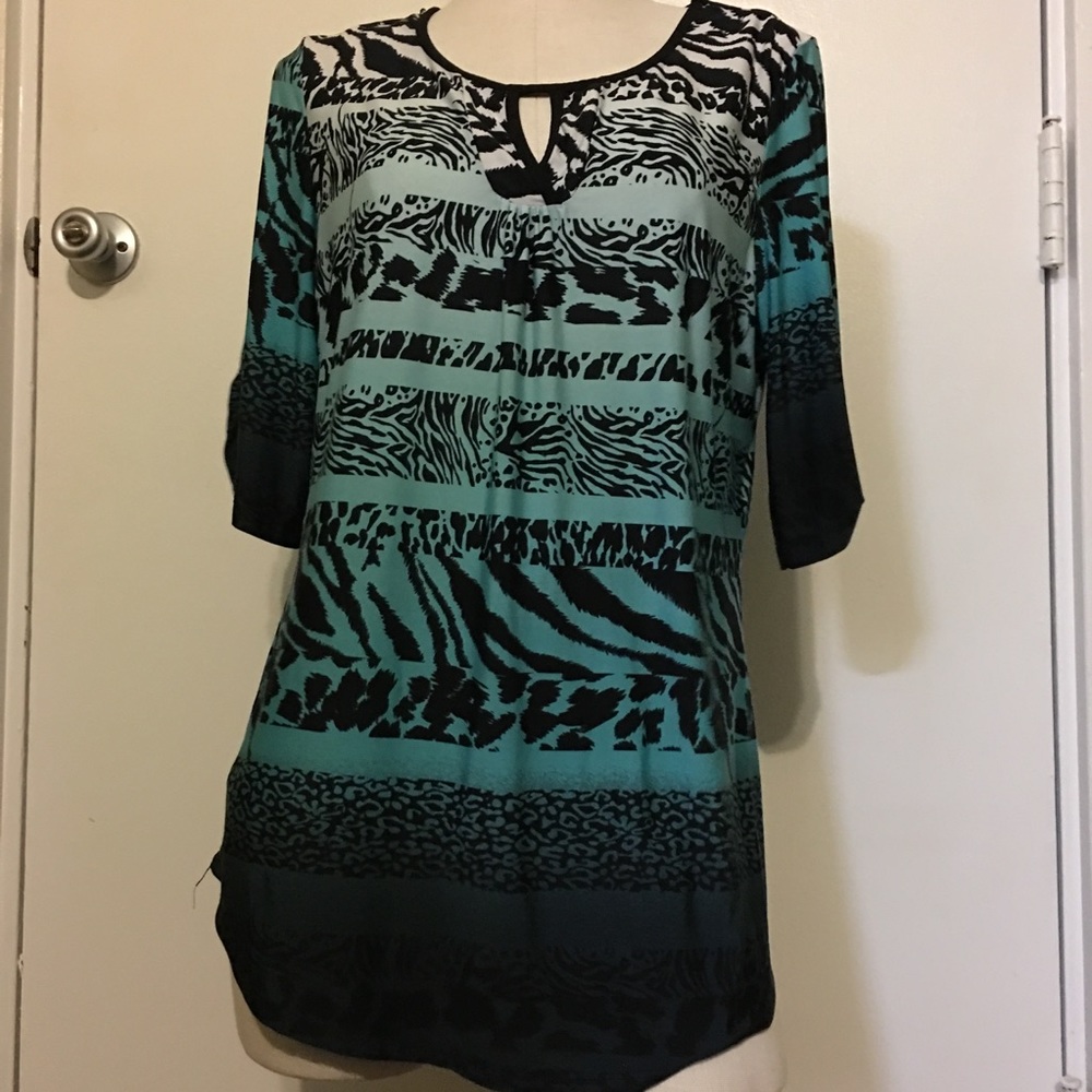 (3/$15SALE) Animal print blouse