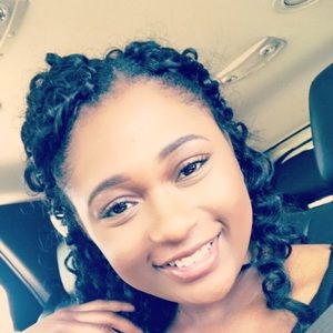 Meet your Posher, Shakira