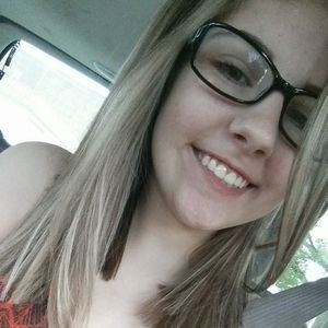 Meet your Posher, Chloe