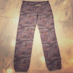 Monrow camouflage jogger/sweat pant