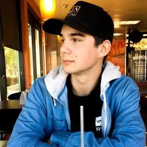 Meet your Posher, Daniel