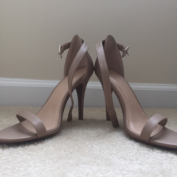 Shoes - Picture 4 of 5