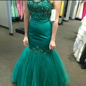 Emerald green Sherri hill prom dress
