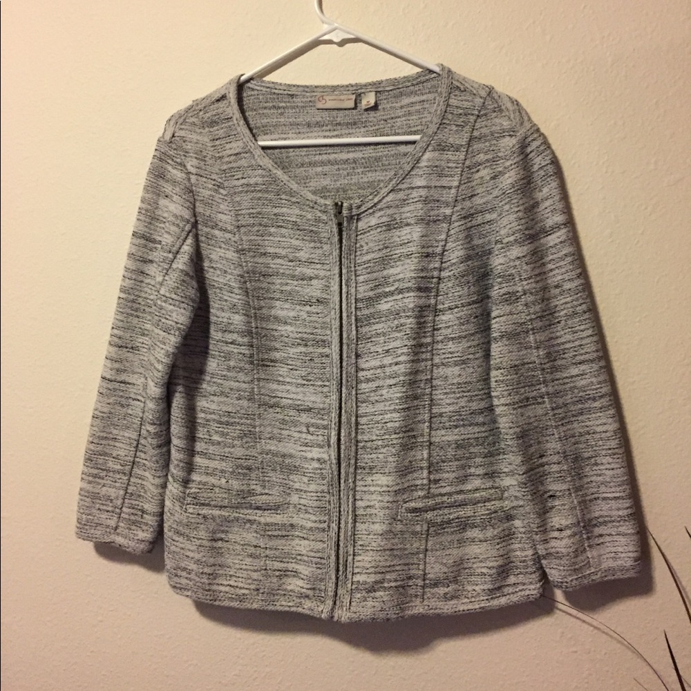 Gray zip down jacket with mock pockets in front