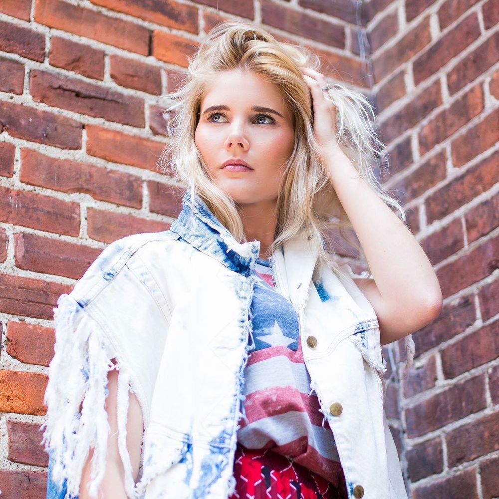 Meet your Posher, Sierra