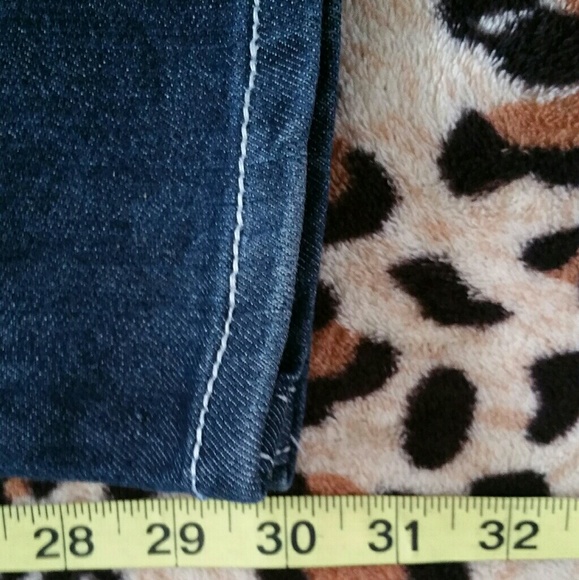 Women's True Religion Jeans - Picture 6 of 6