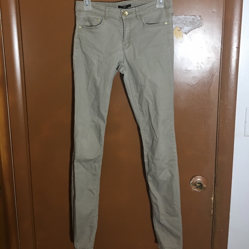 Khaki Pants 👖