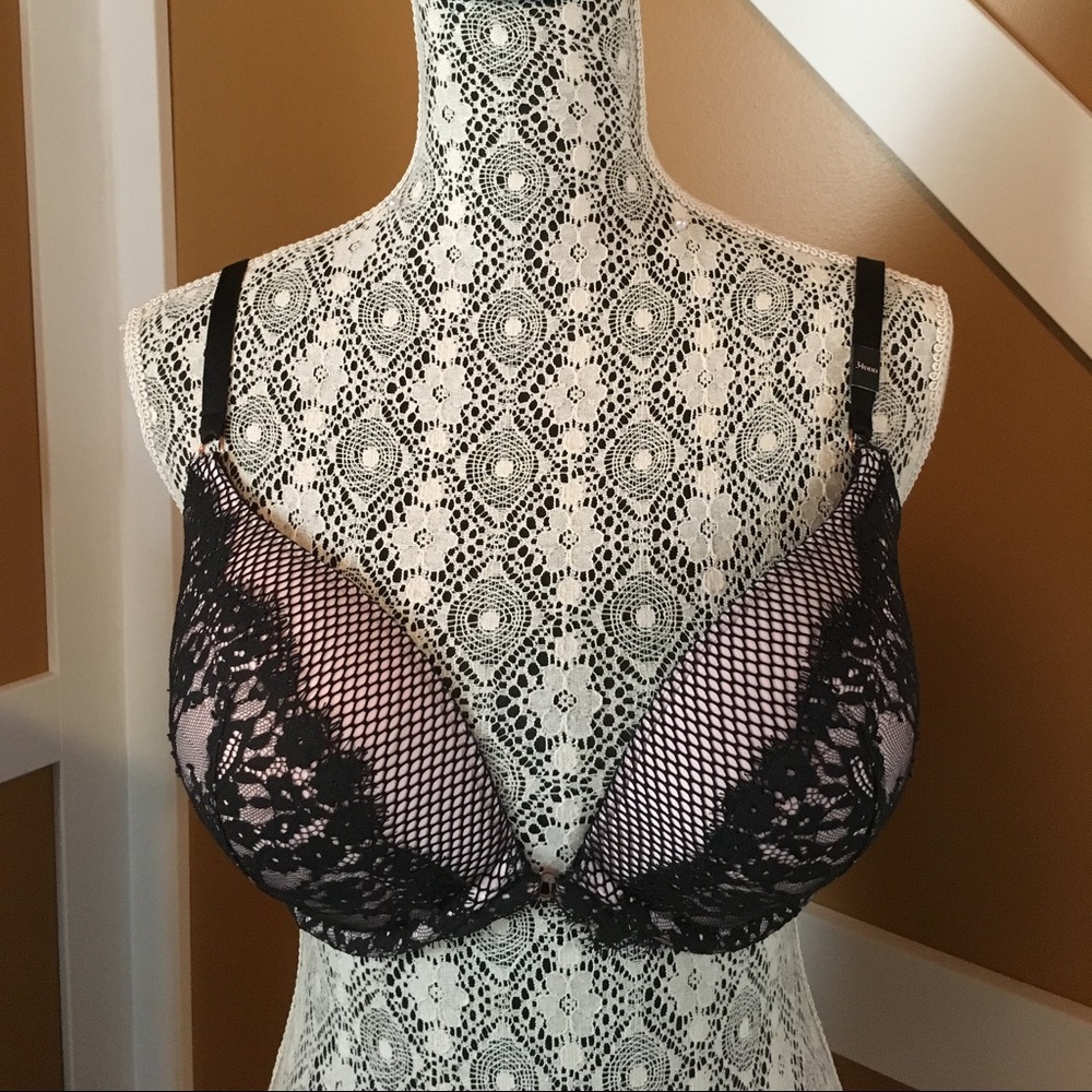Victoria secret bra 34DDD or 36DD or 38D