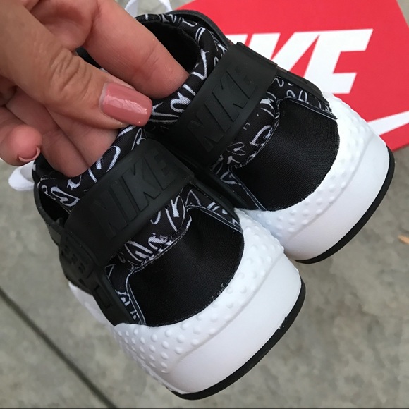 NWB 🖤 NIKE HUARACHE | READ 😍 - Picture 3 of 8