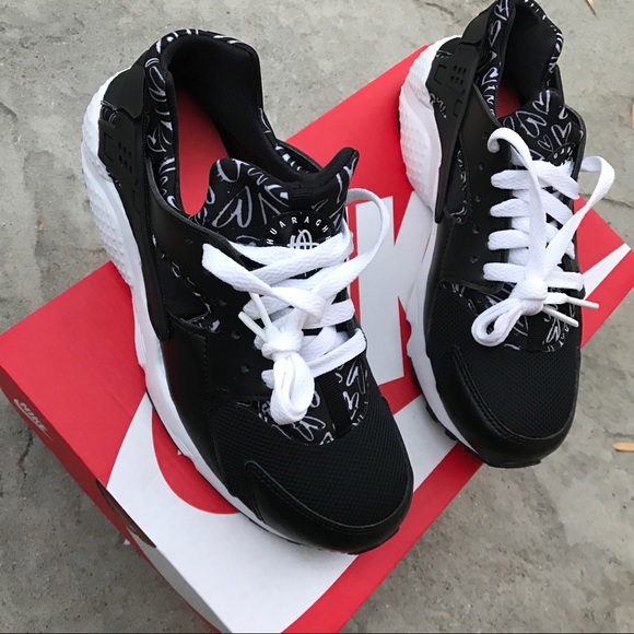 NWB 🖤 NIKE HUARACHE | READ 😍 - Picture 5 of 8