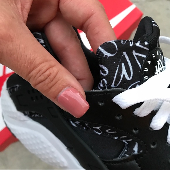 NWB 🖤 NIKE HUARACHE | READ 😍 - Picture 8 of 8