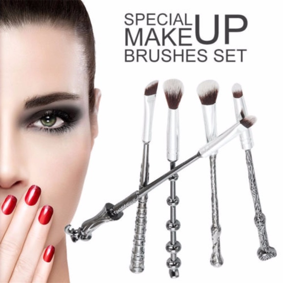 Harry Potter Wand Makeup Brush Set by Vander - Picture 3 of 8