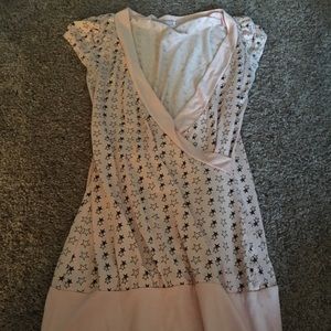 Peach star print crossover S/S tee