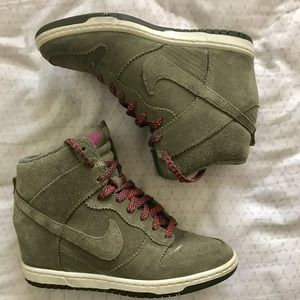 Nike Sky Hi Dunk in Olive Green in GOOD CONDITION