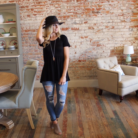 ✨LAST PAIR✨Medium wash destroyed skinny jeans - Picture 6 of 8