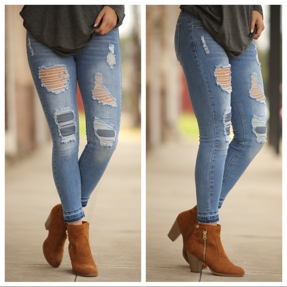 Denim - ✨LAST PAIR✨Medium wash destroyed skinny jeans