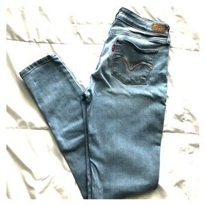 Levi's woman skinny light wash
