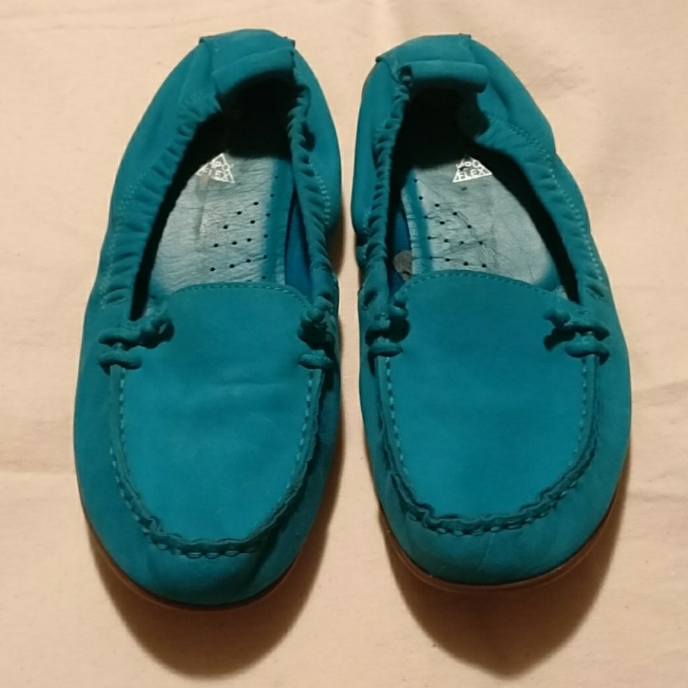 Adorable Hush puppies flats