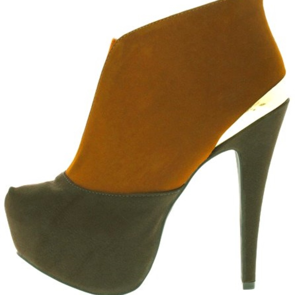 BROWN ANKLE BOOT