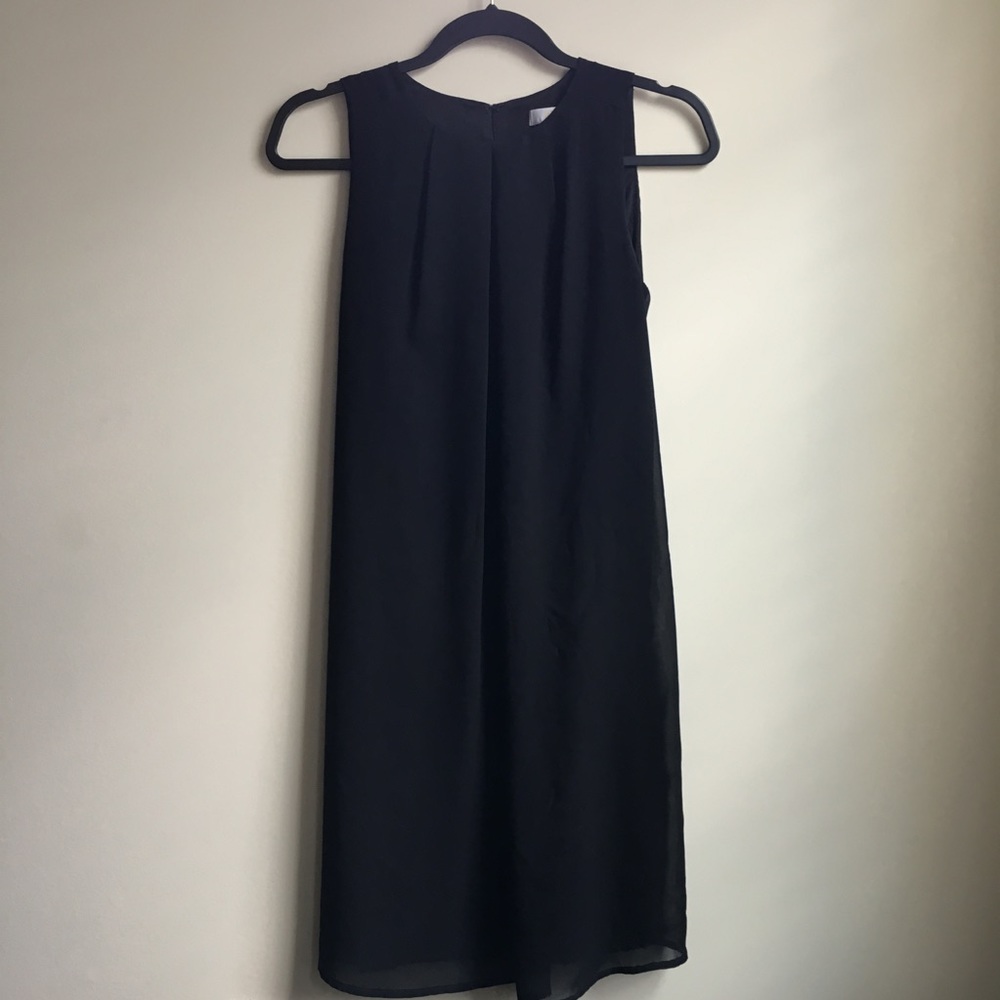 Black sleeveless dress