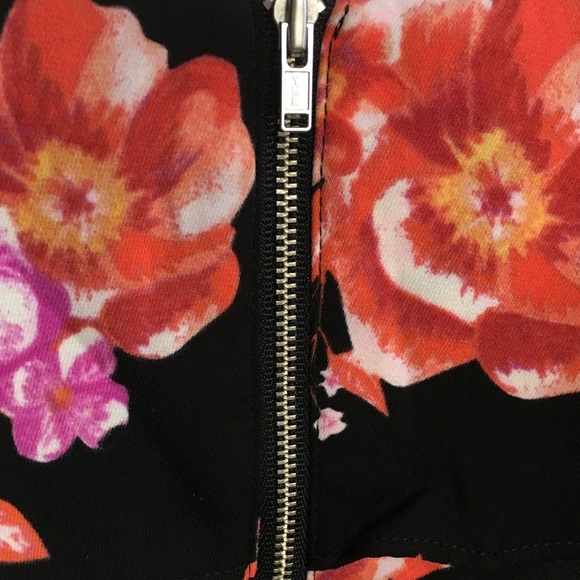 ❌Clearance❌Tularosa Cullen Flutter Crop Top - Picture 5 of 8