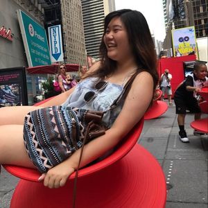 Meet your Posher, Demi