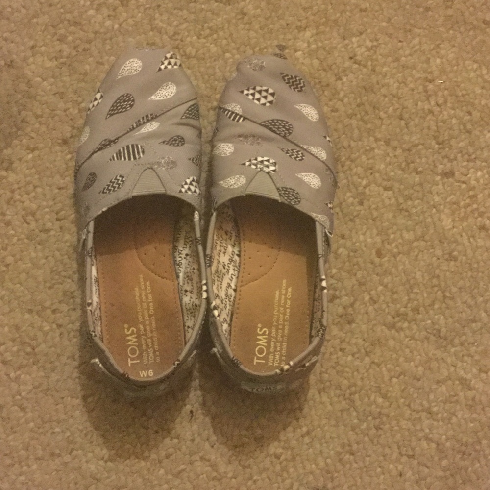 Toms