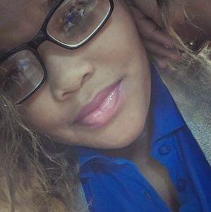 Meet your Posher, Genifer