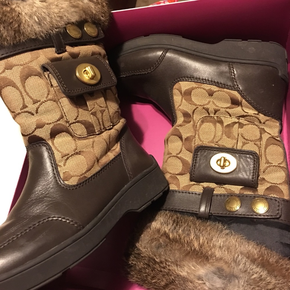 Coach ladies boots - Picture 3 of 3