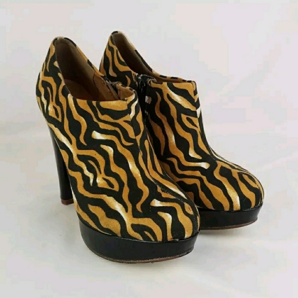 Lime Light Cubbie Tiger Print Platform Pumps
