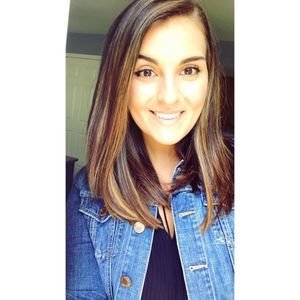 Meet your Posher, Elysa