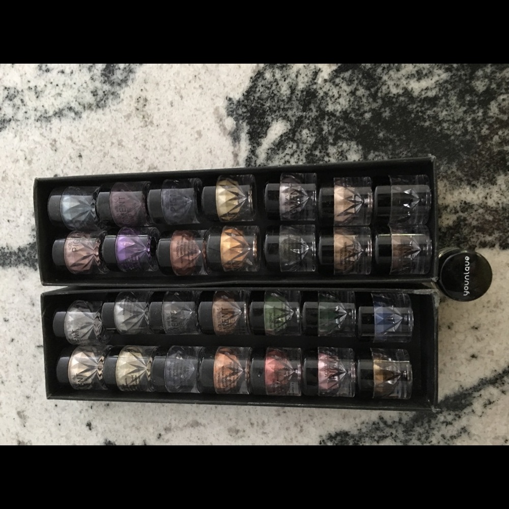 Youniquq, New Pigment& Shimmer Eye Shadow Set! 29