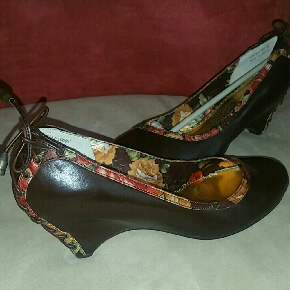 Women's shoes