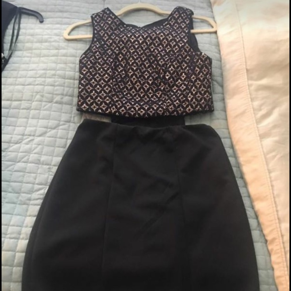 Black and gold dress - Picture 1 of 2