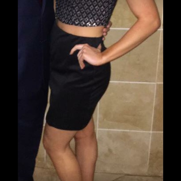 Black and gold dress - Picture 2 of 2