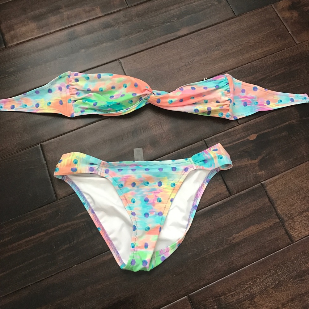 Victoria's Secret bikini size small bottom